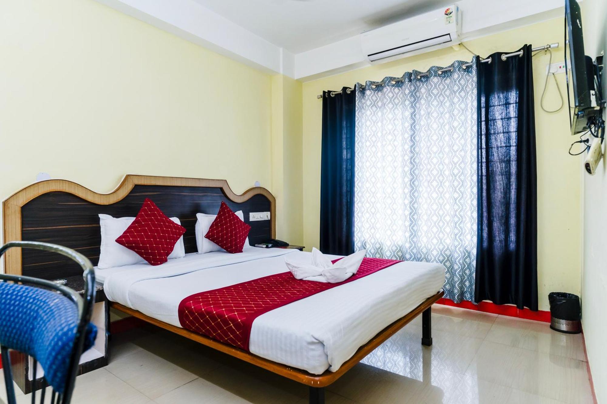 Hotel Niladrii Galaxy Силигури Экстерьер фото